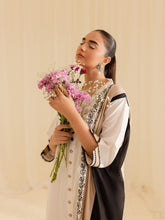 Mahnur | Petal Whispers Lawn Pret | Bluebell